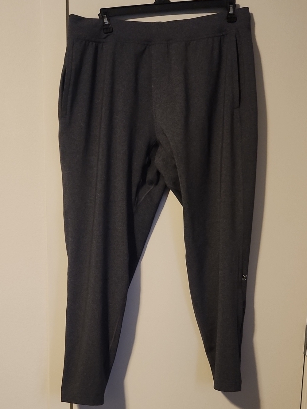 lululemon athletica Men's Charcoal Gray Jogger Pants